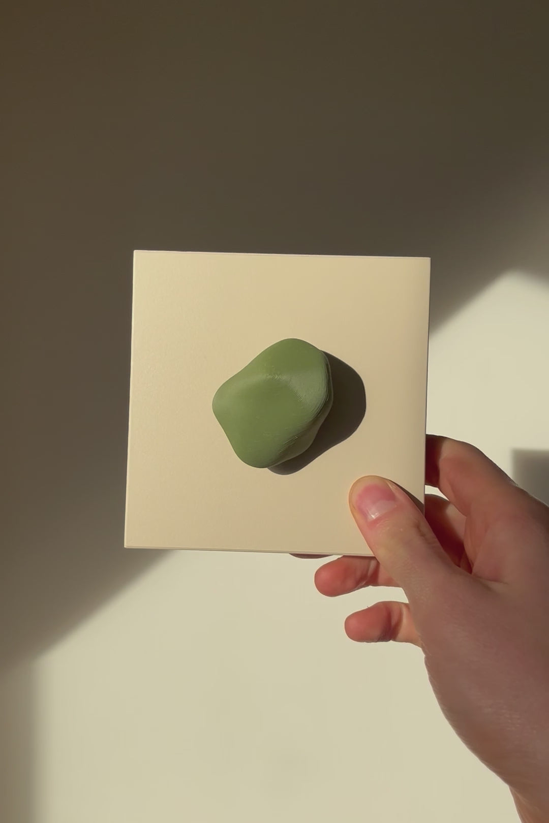 Load video: Pebble handle