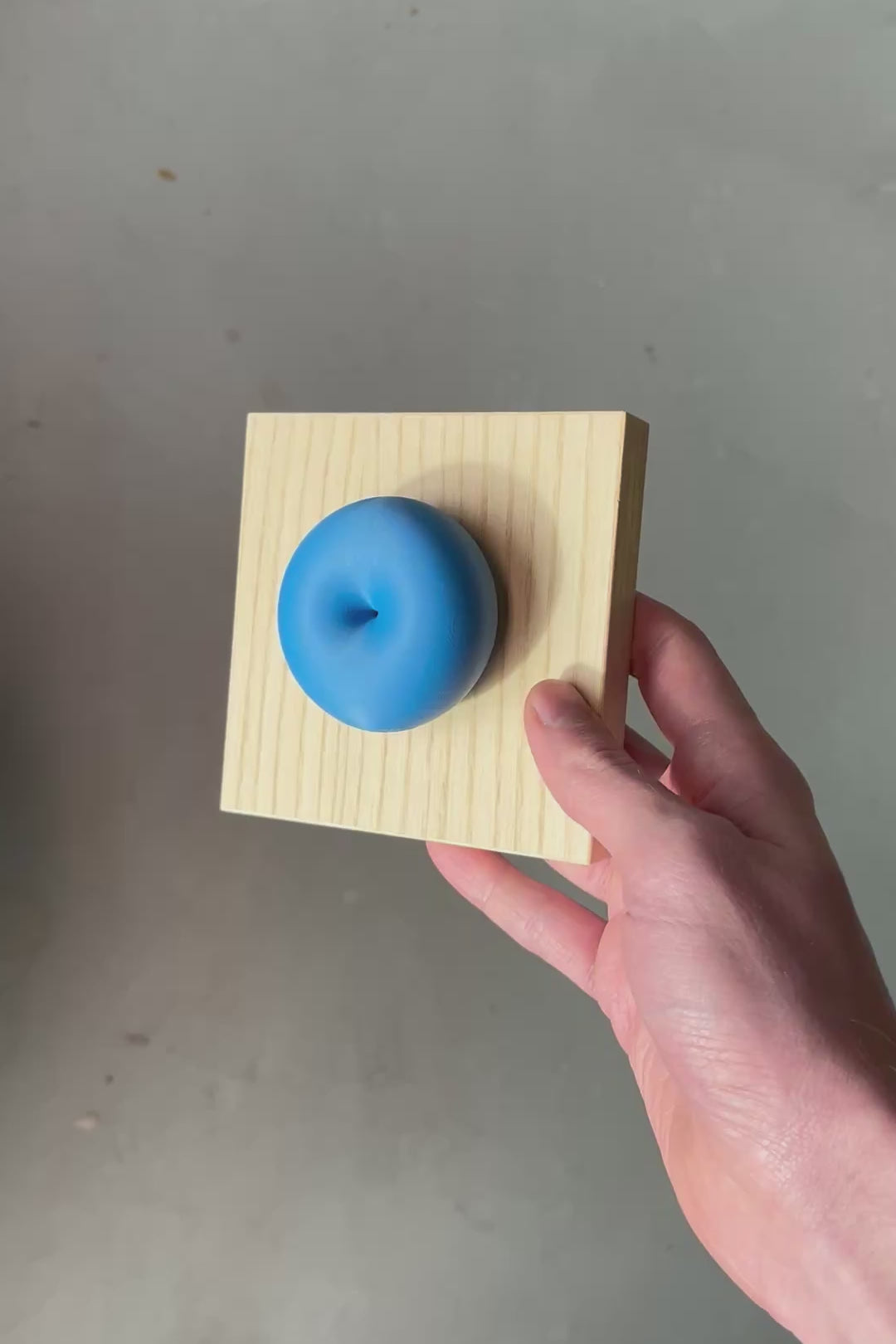 Load video: Puff handle